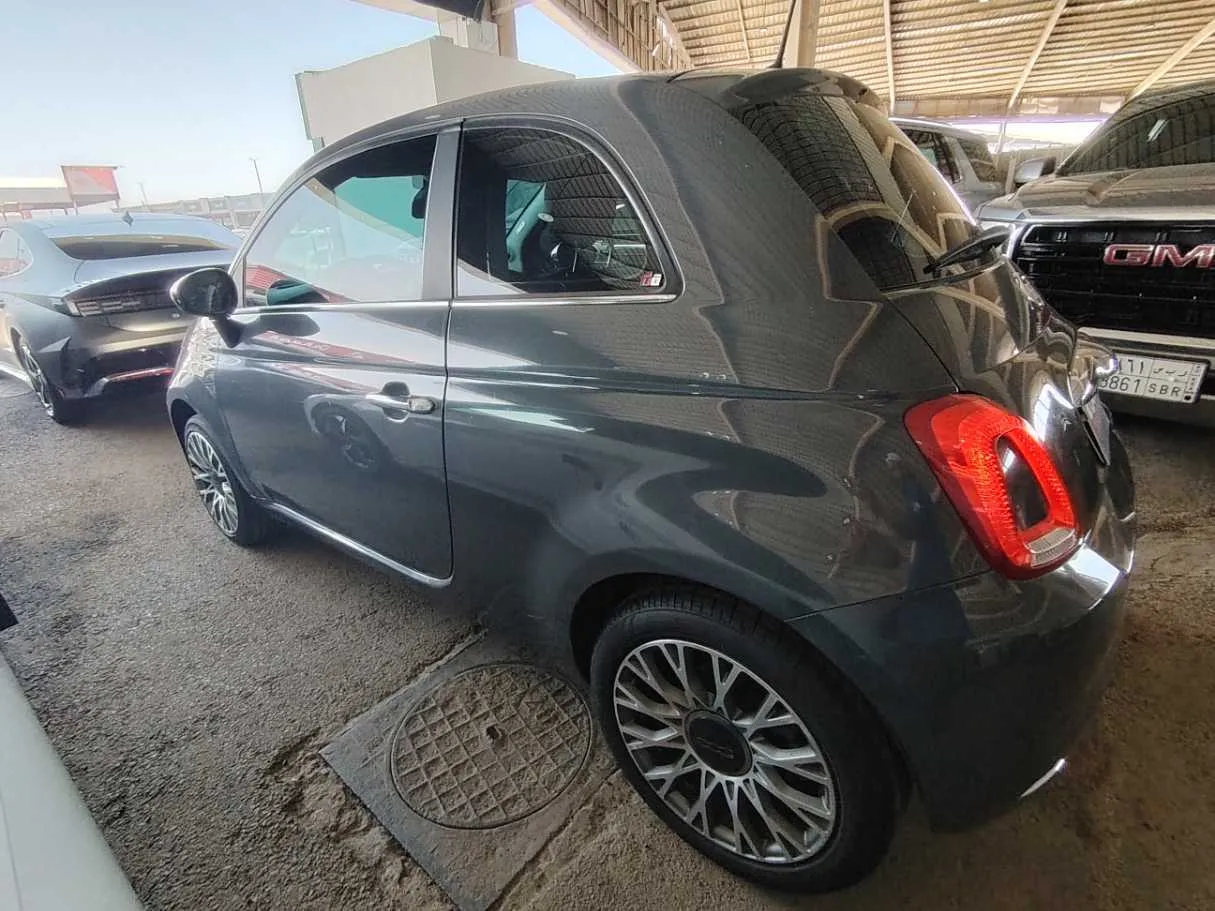 Car image 8