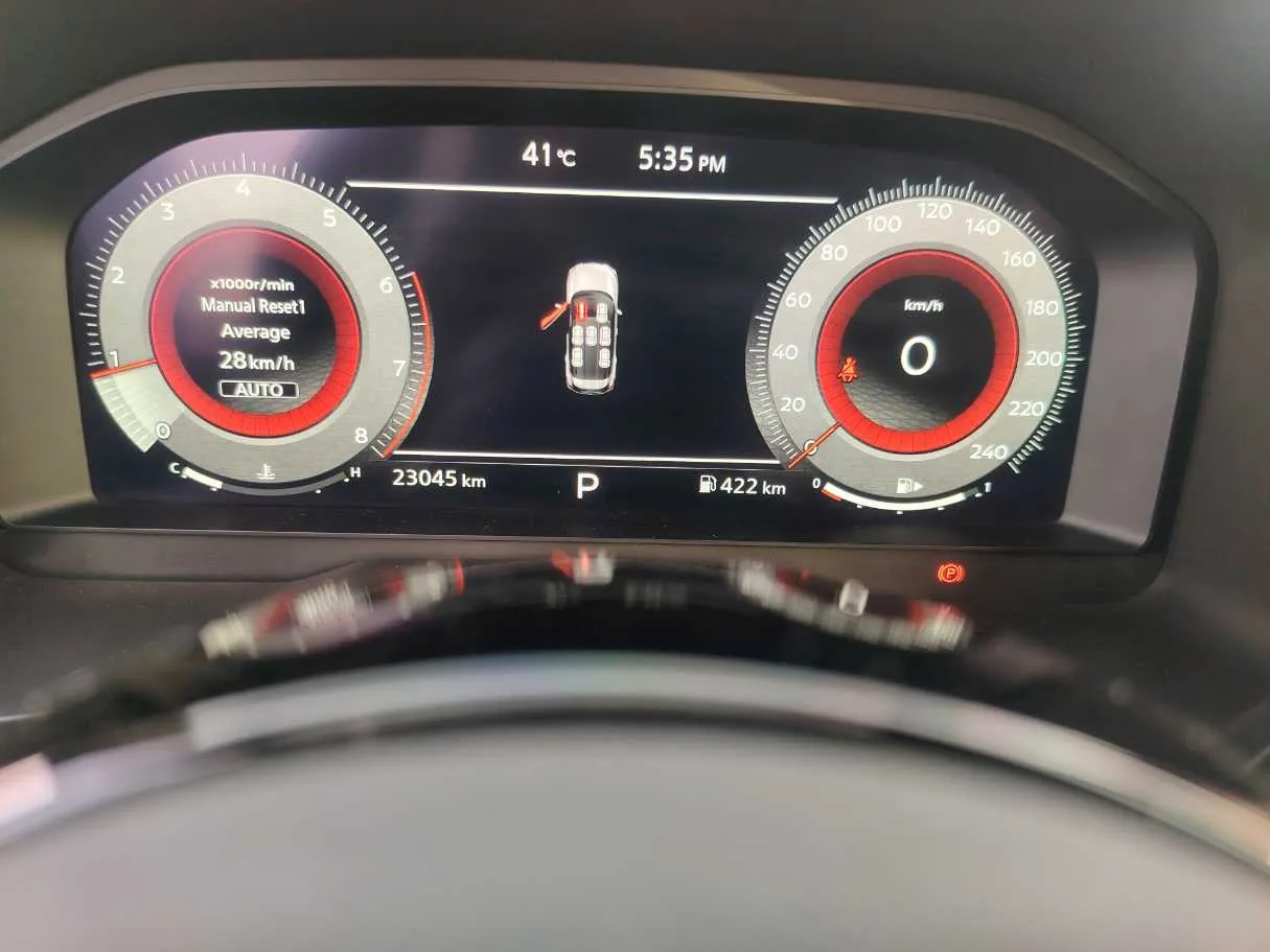 Car image 19