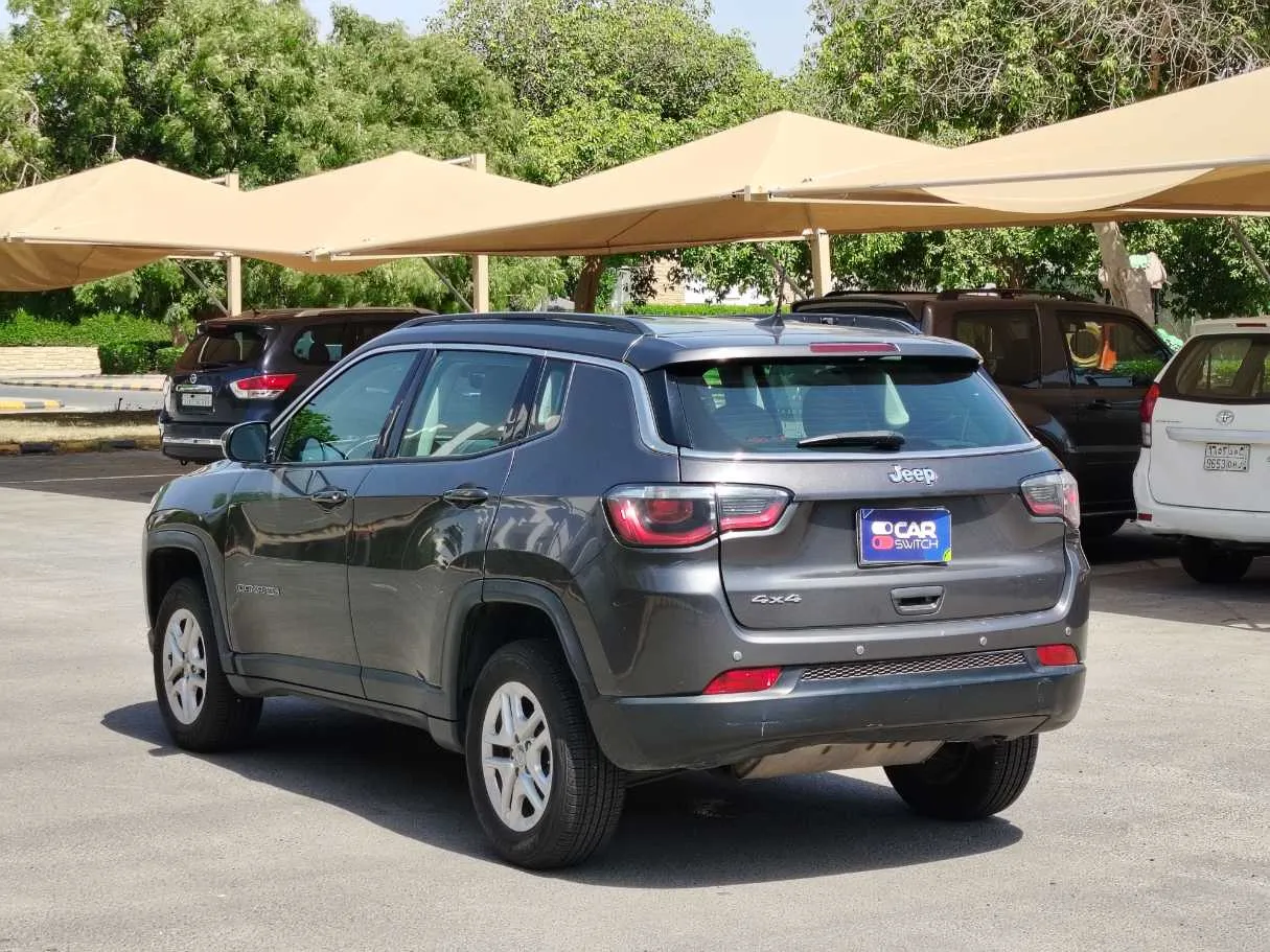 Car image 7