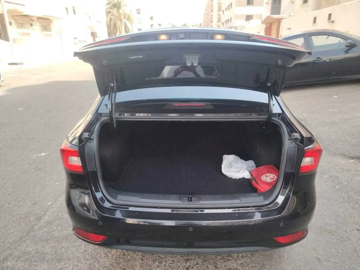 Car image 29