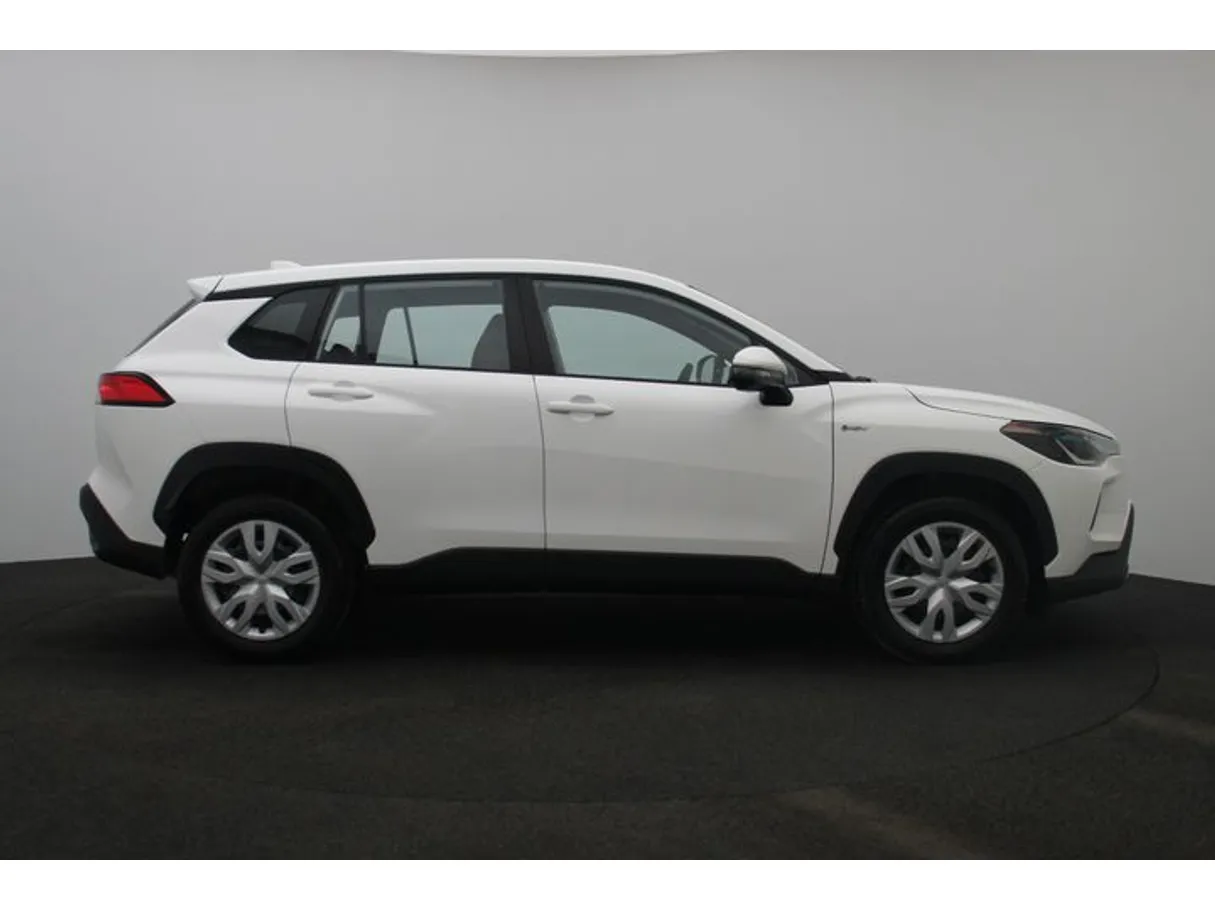 Car image 13