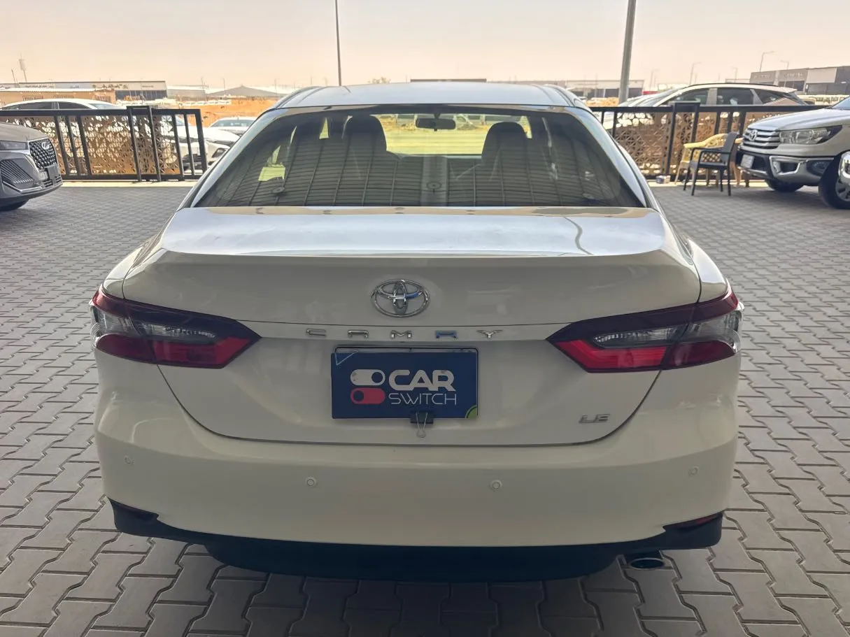 Car image 6