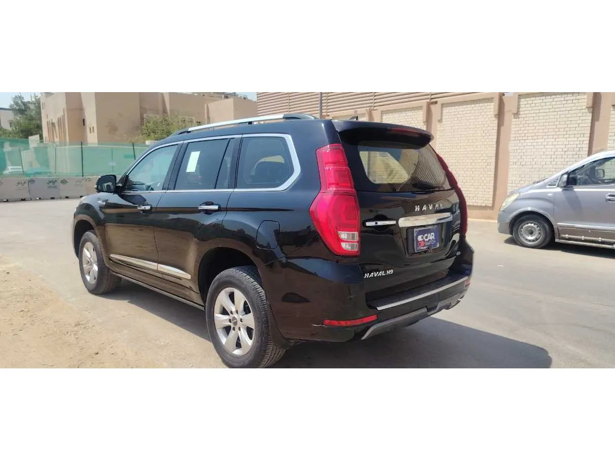 Car image 7