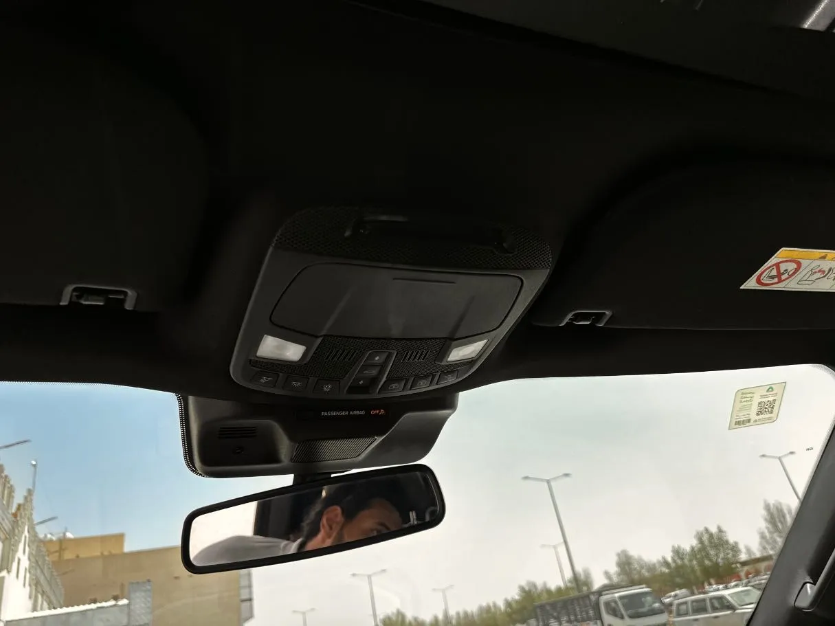 Car image 26