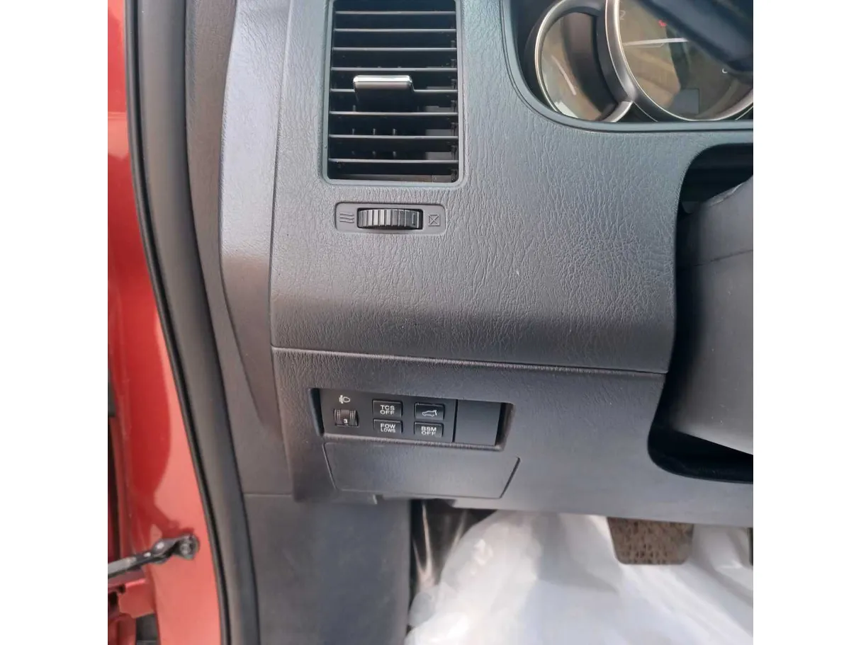 Car image 27