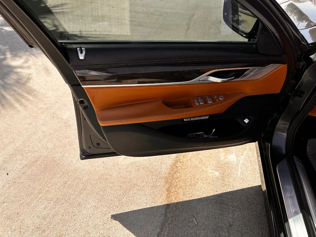 Car image 28