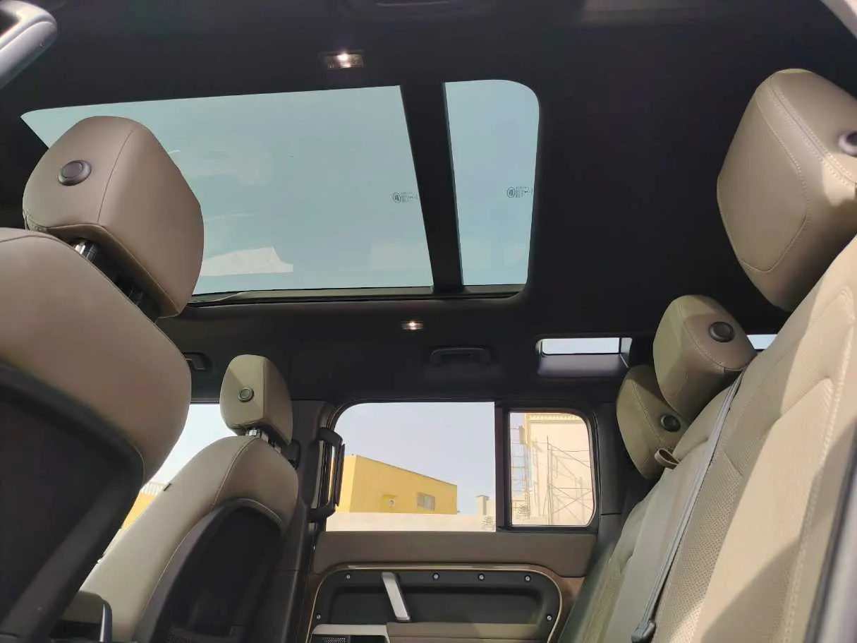 Car image 20