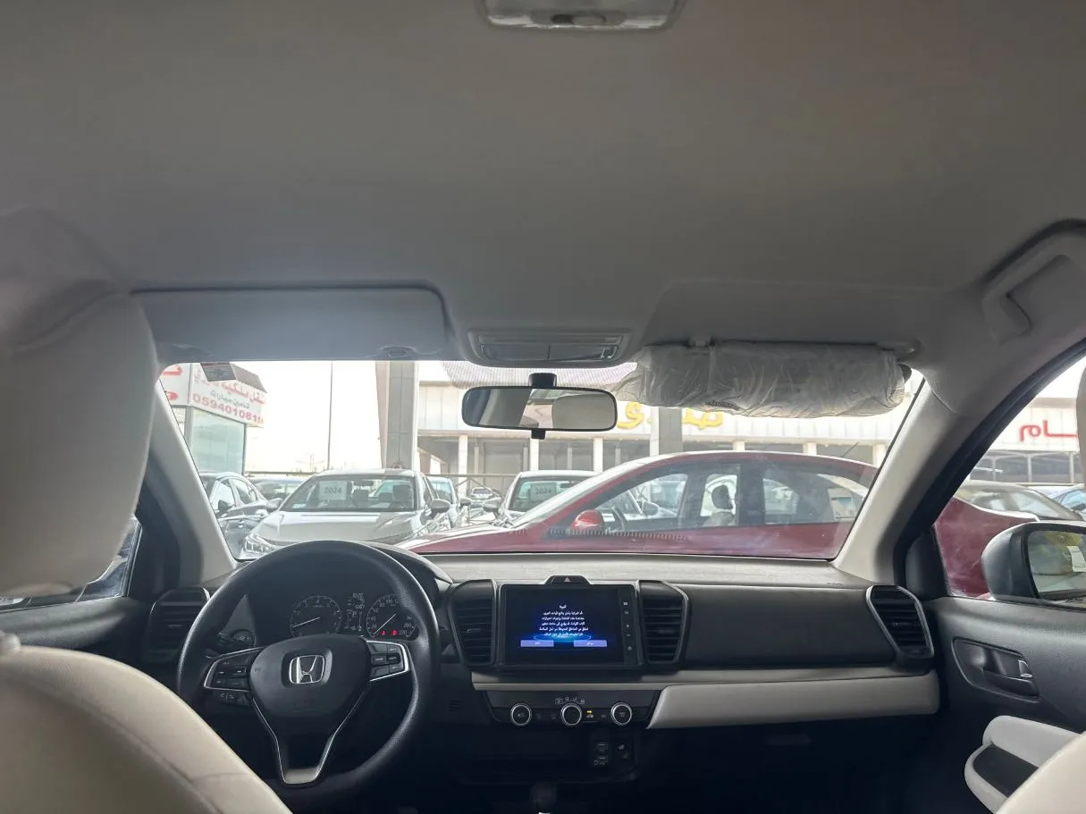 Car image 15