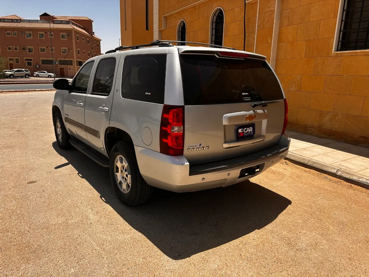 Car image 7