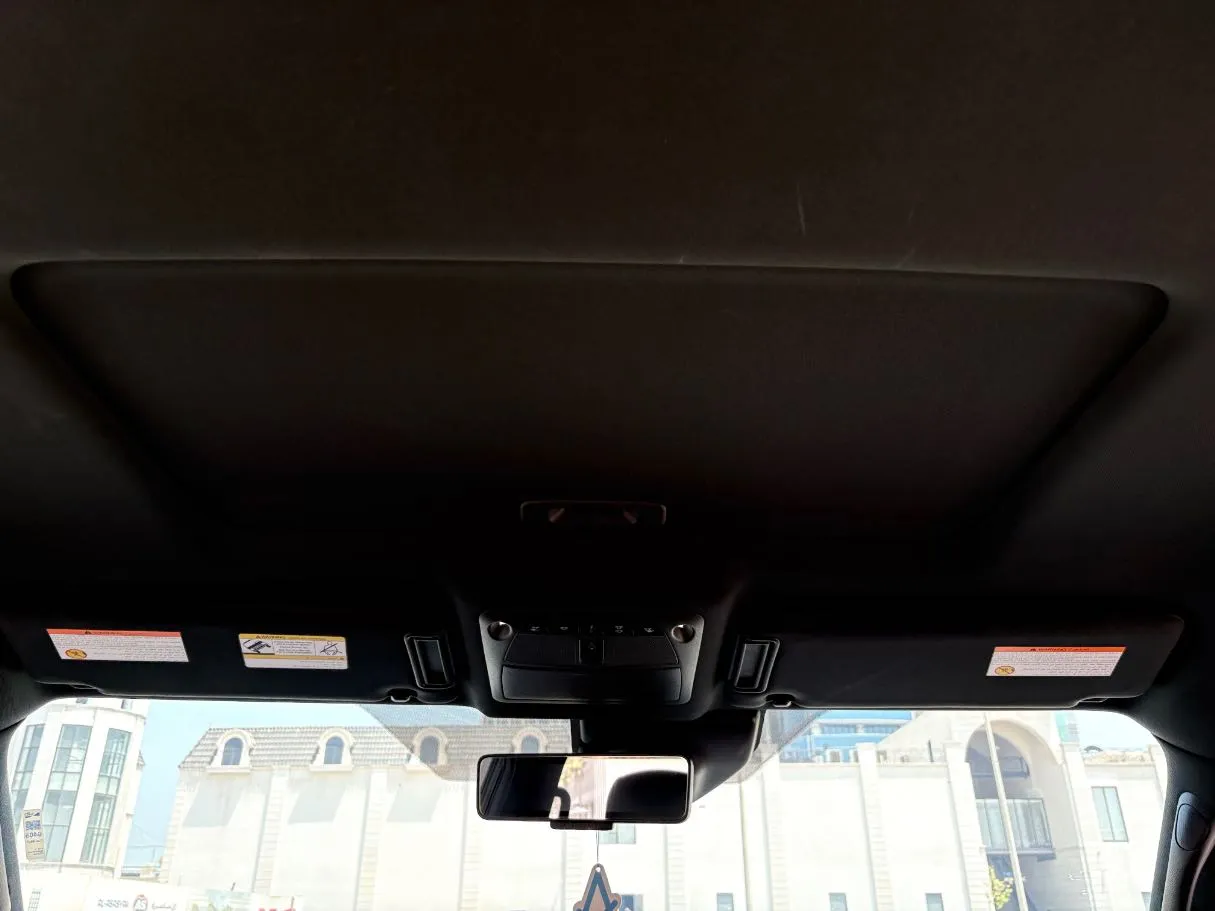 Car image 27