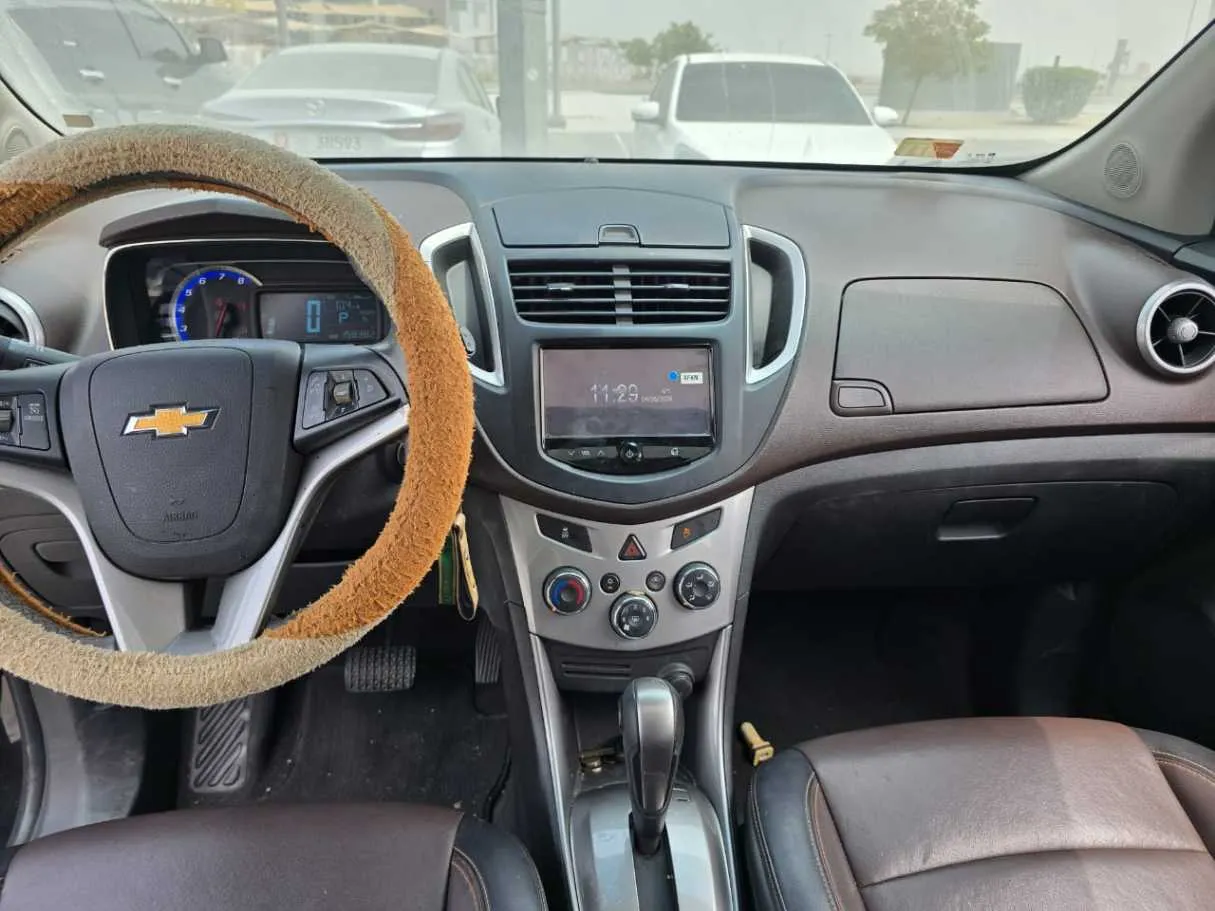 Car image 15