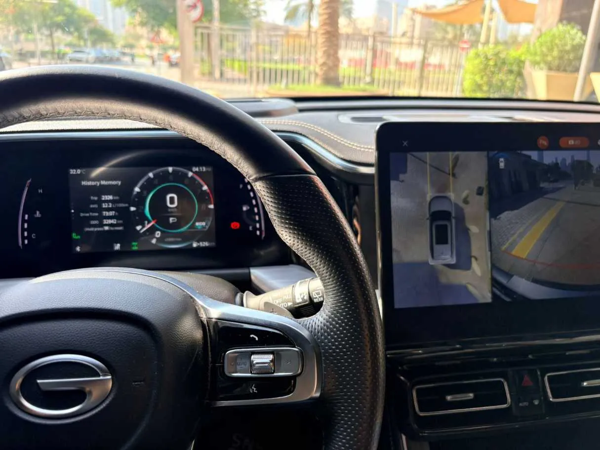 Car image 8