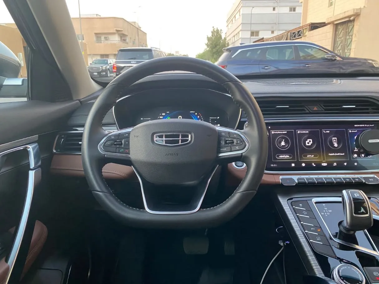 Car image 18