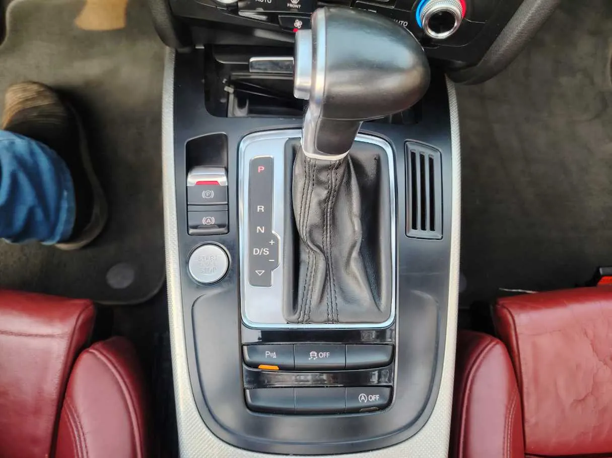 Car image 21