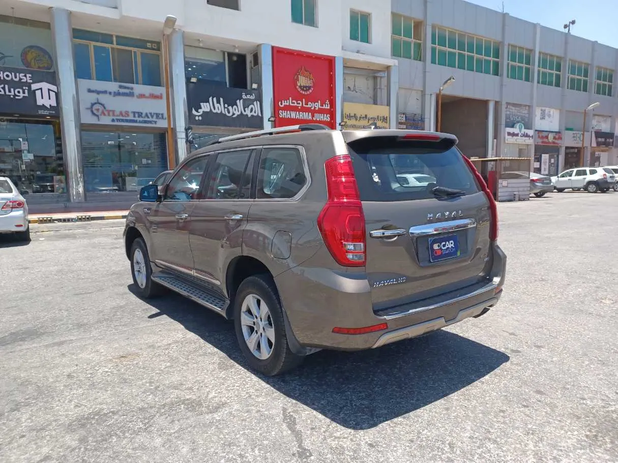Car image 7