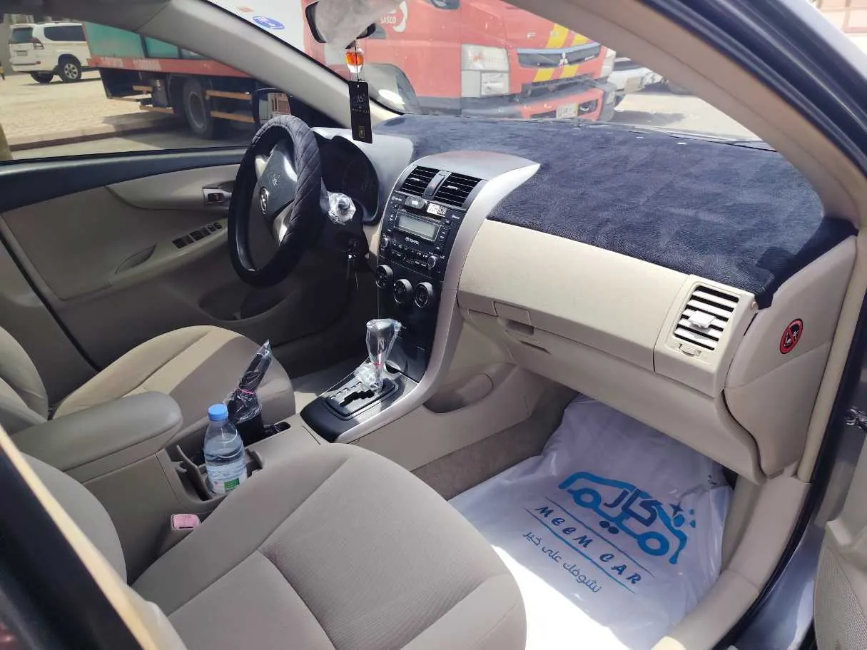 Car image 13