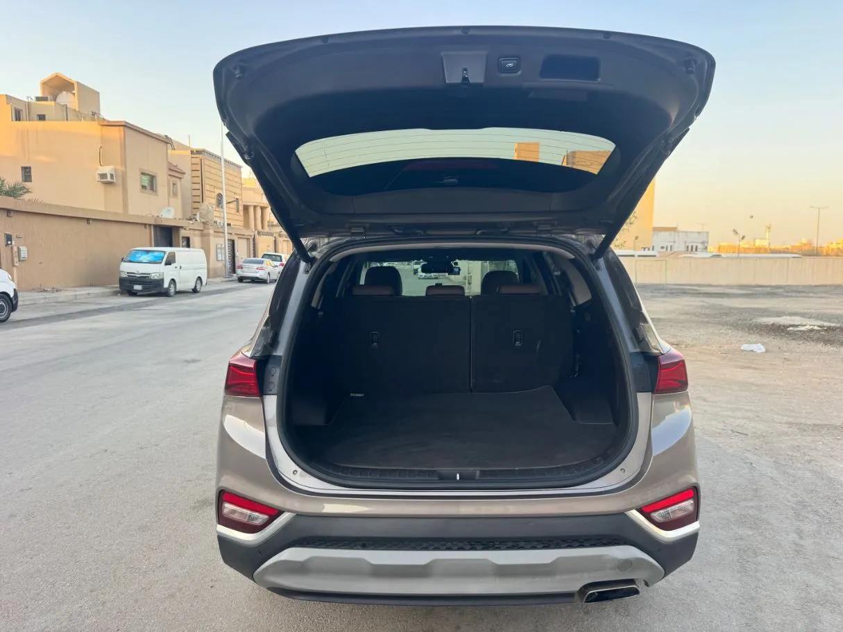 Car image 21