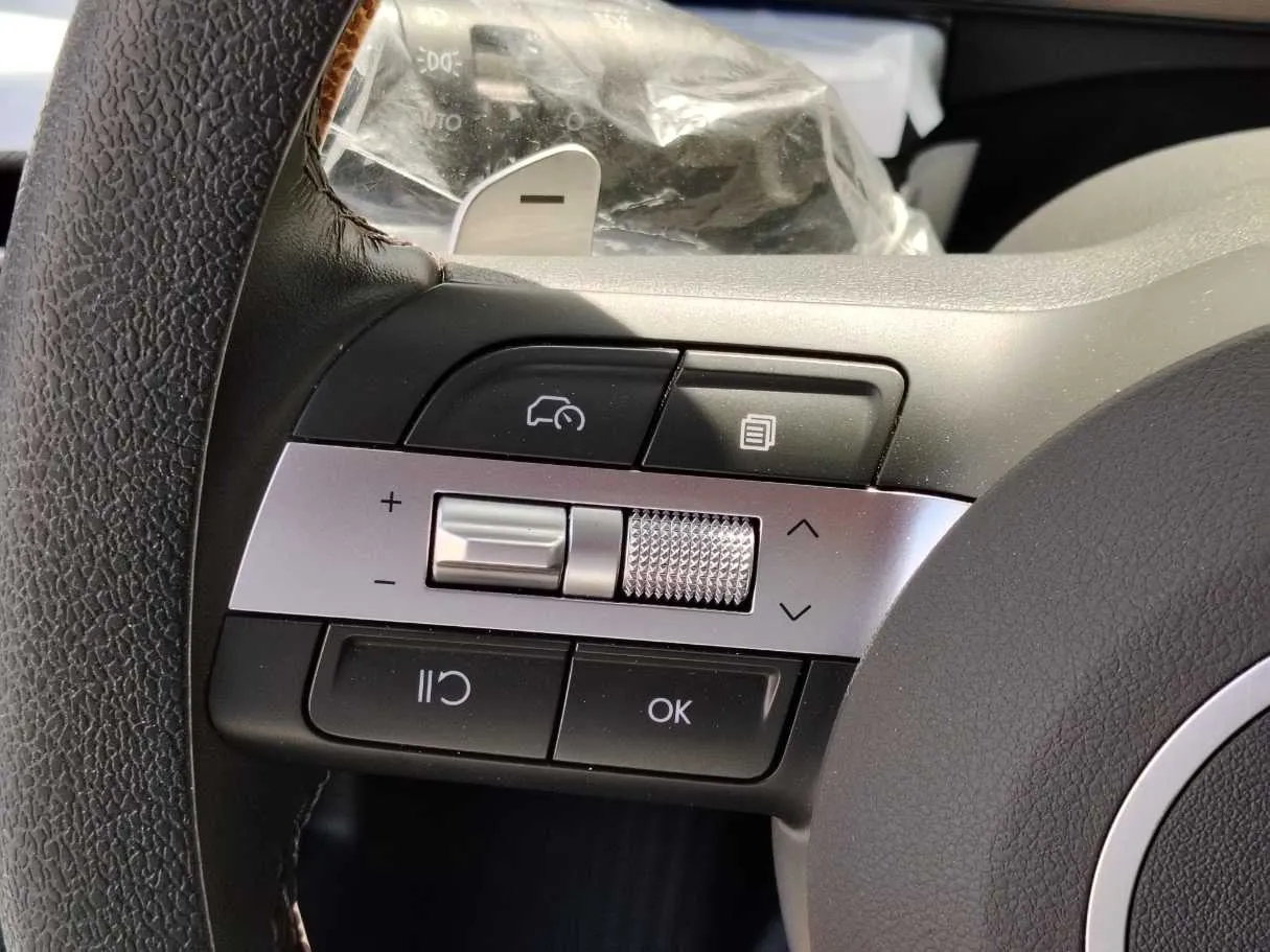 Car image 35