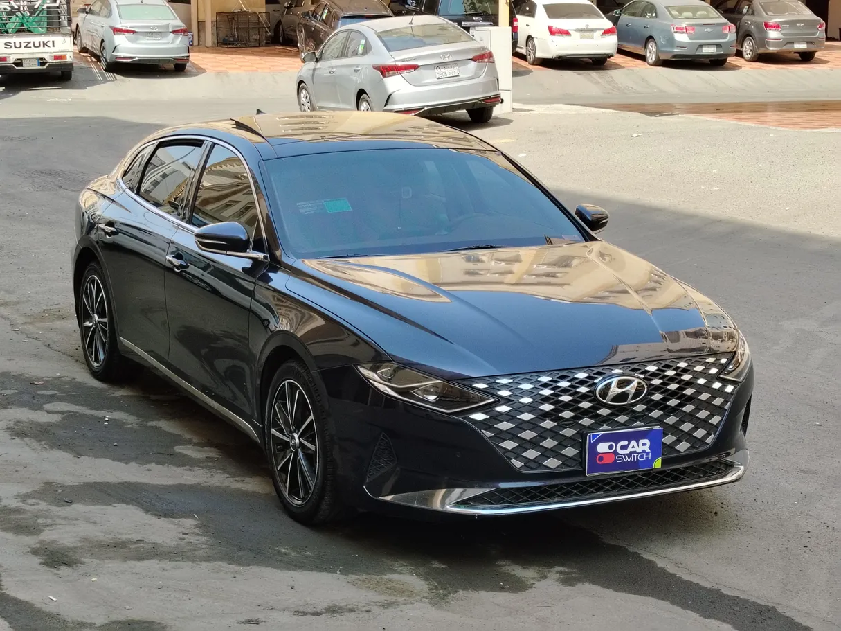 Car image 3