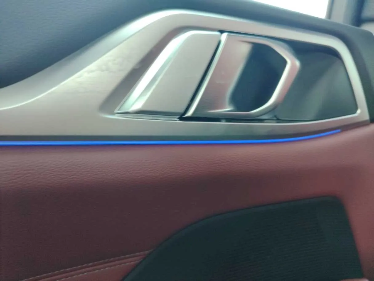 Car image 26