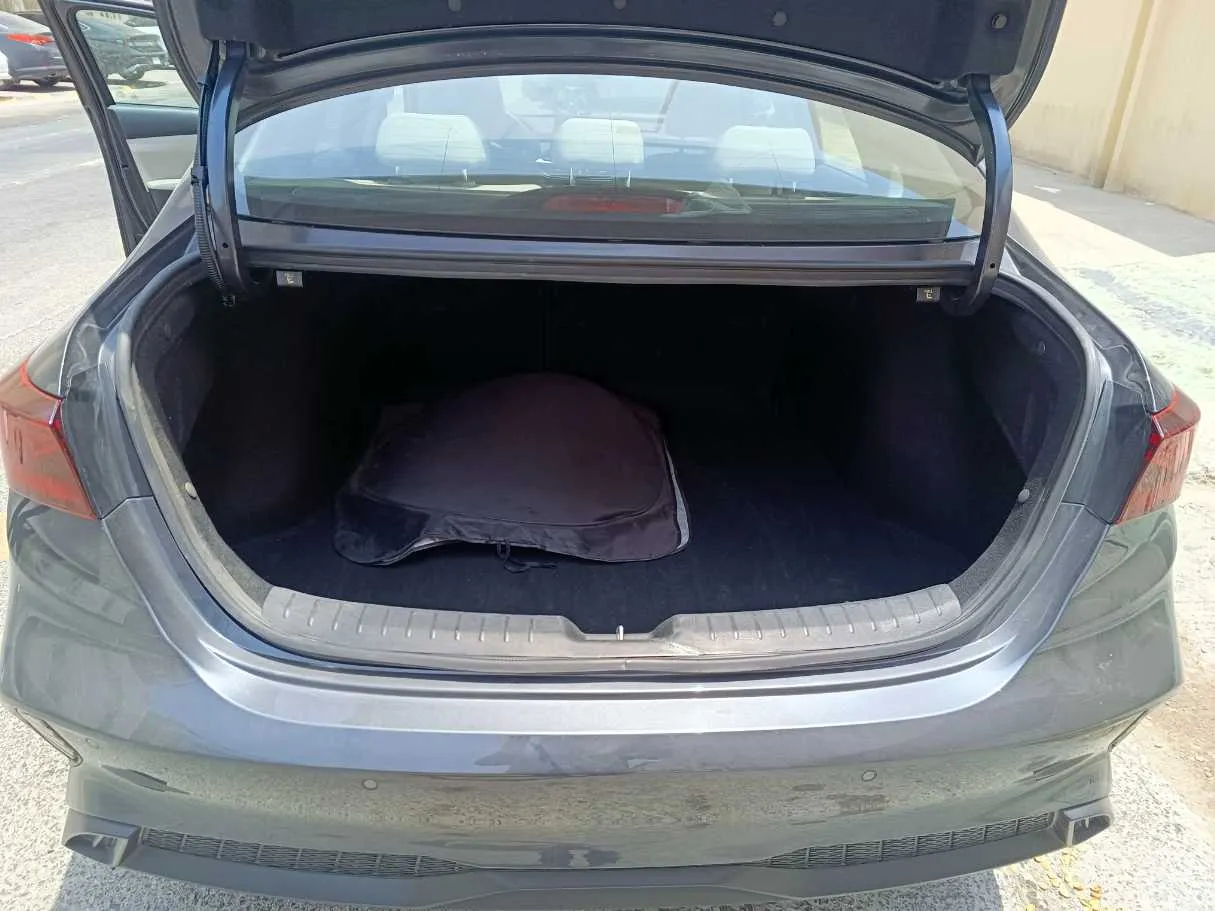 Car image 27