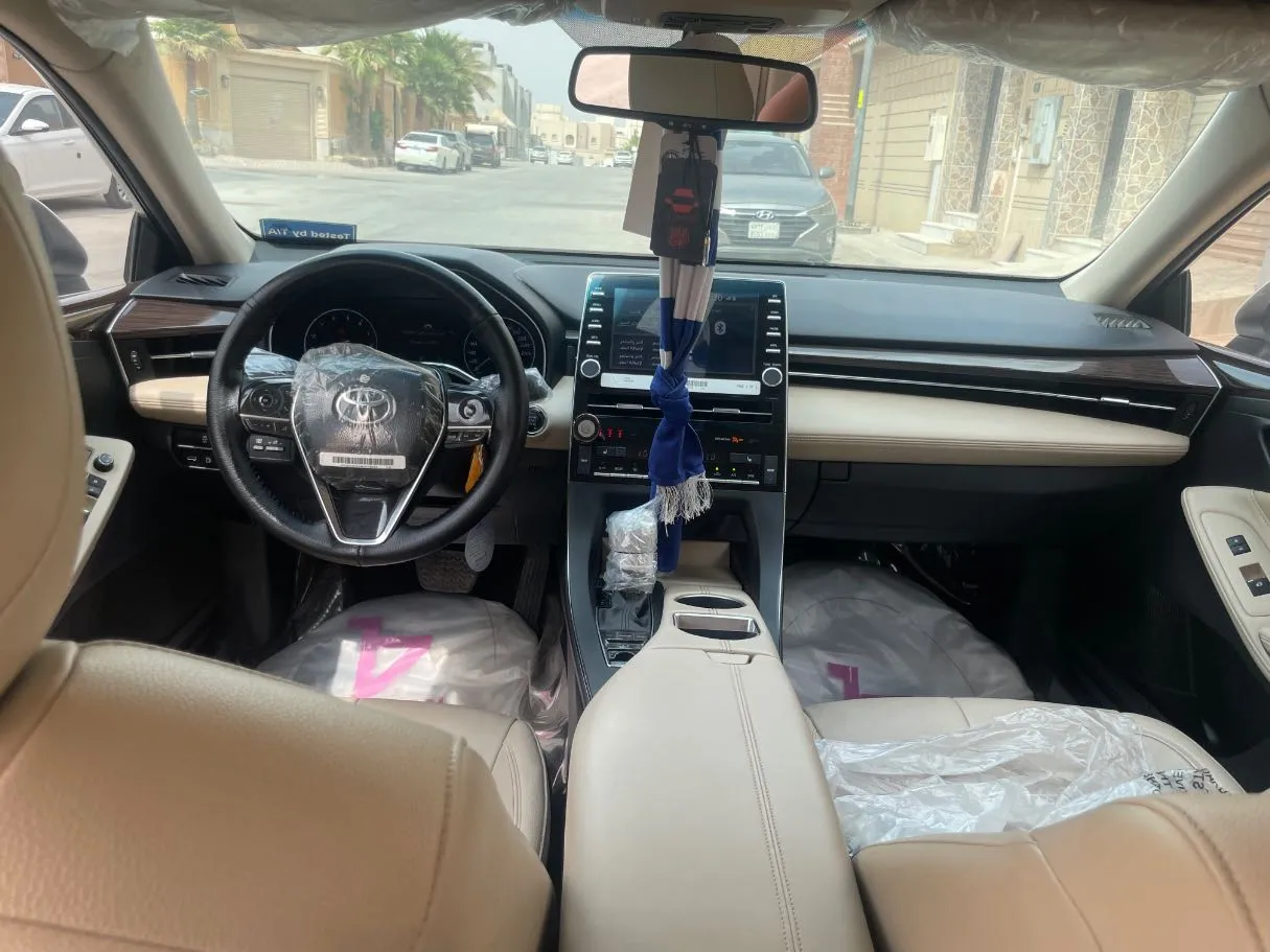 Car image 18