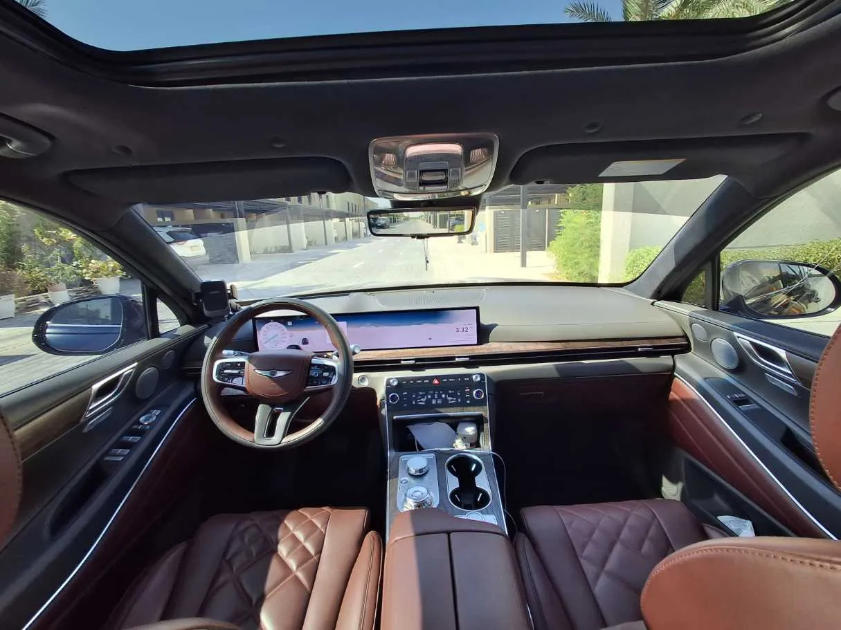 Car image 14