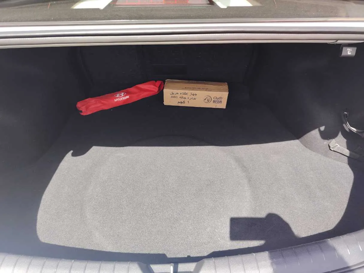 Car image 26