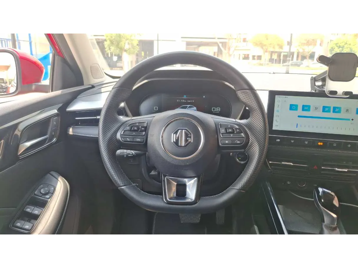Car image 18
