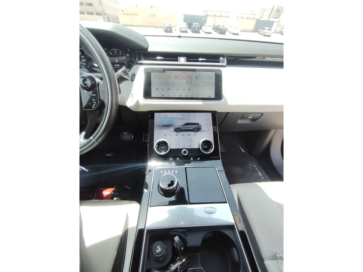 Car image 20