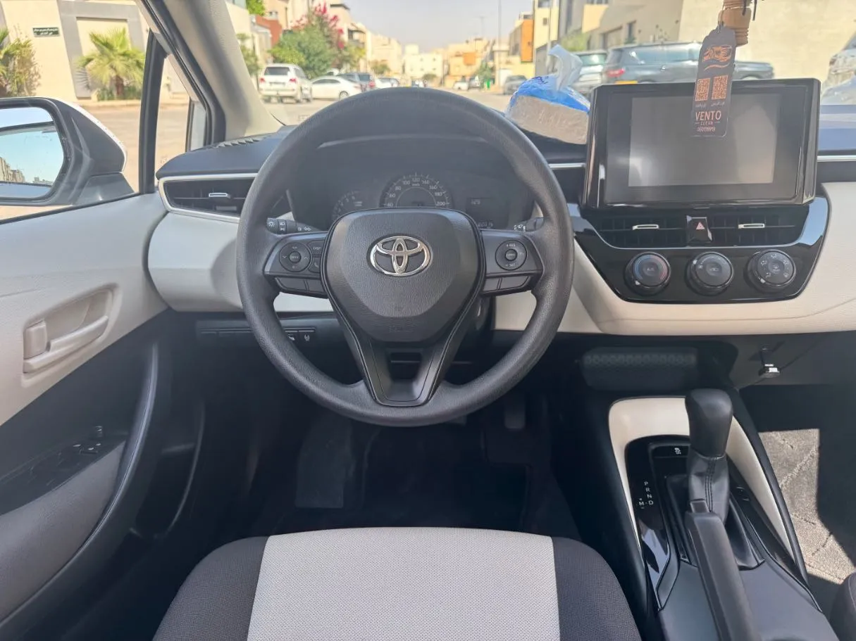 Car image 17