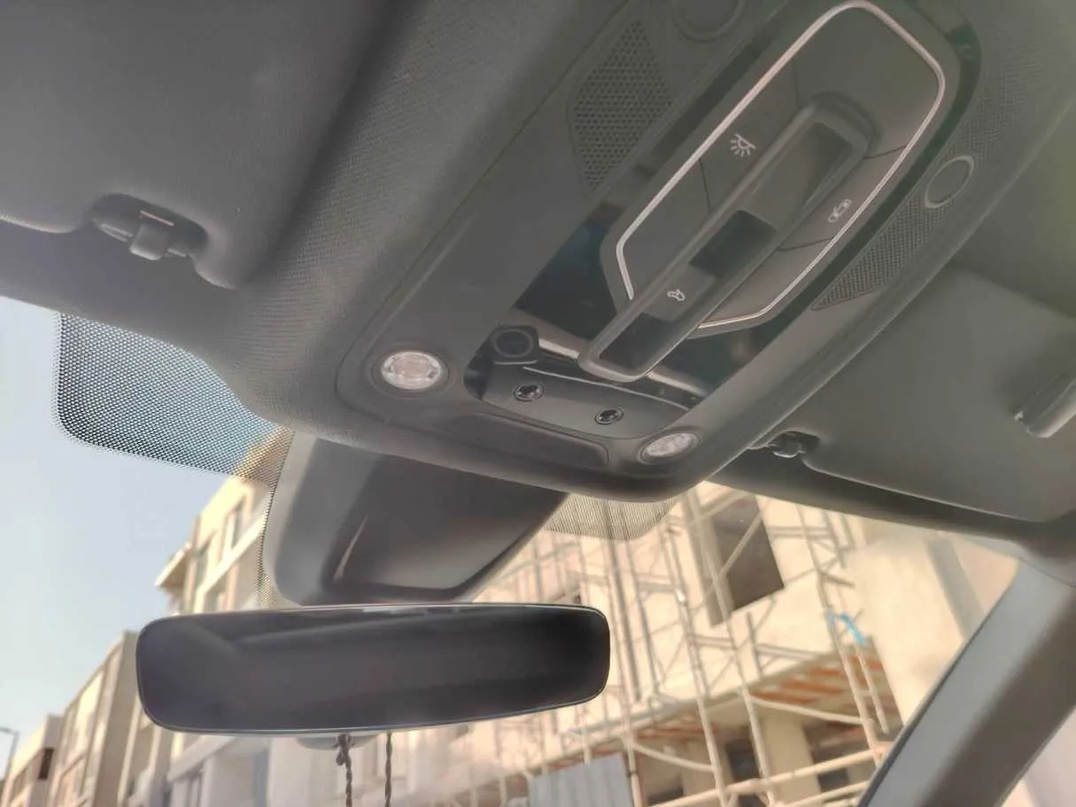 Car image 35
