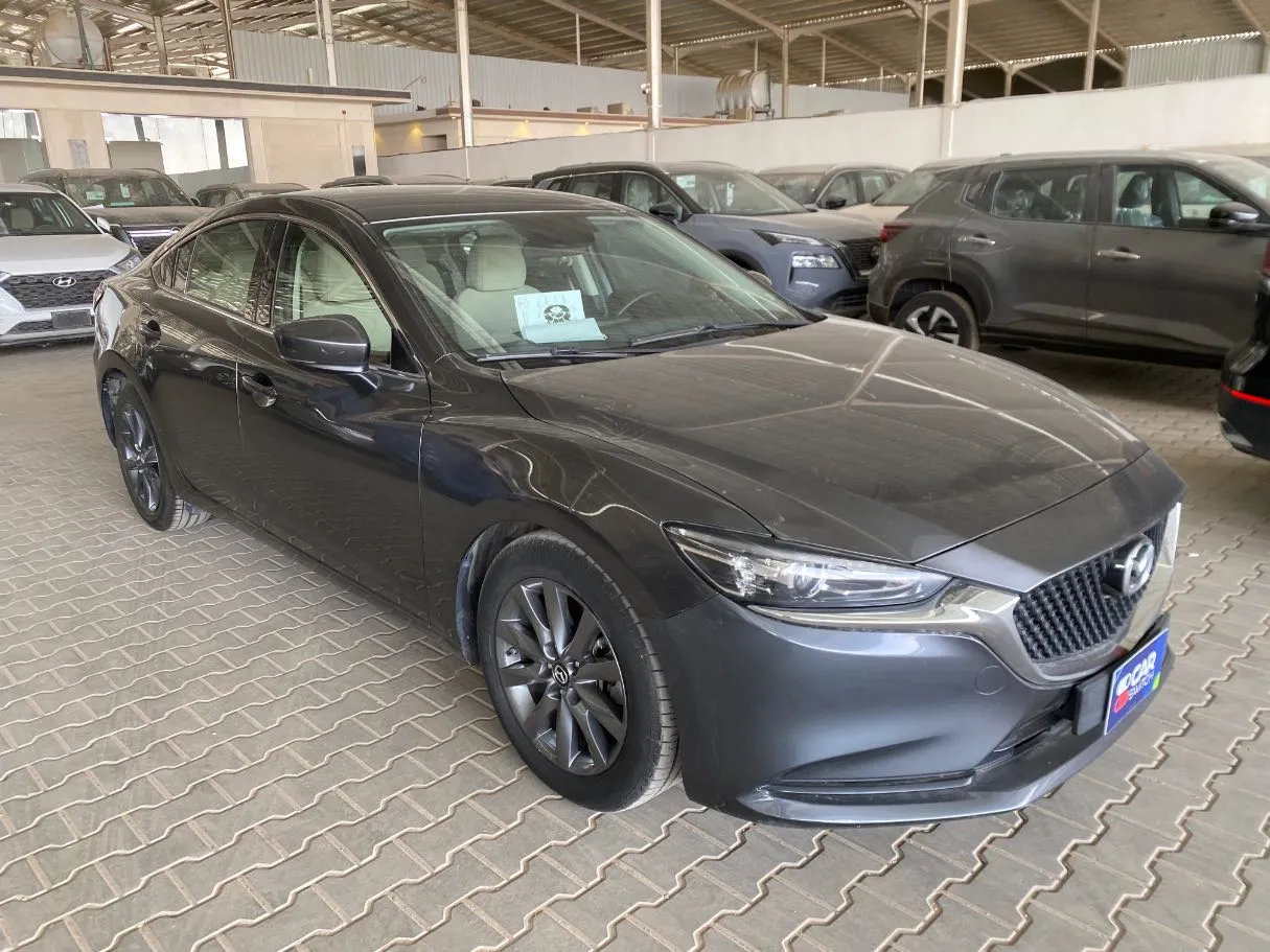 Car image 3