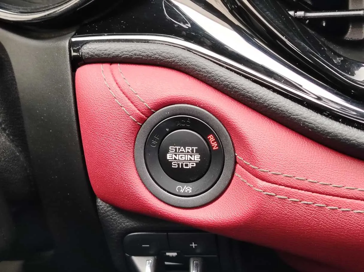 Car image 28