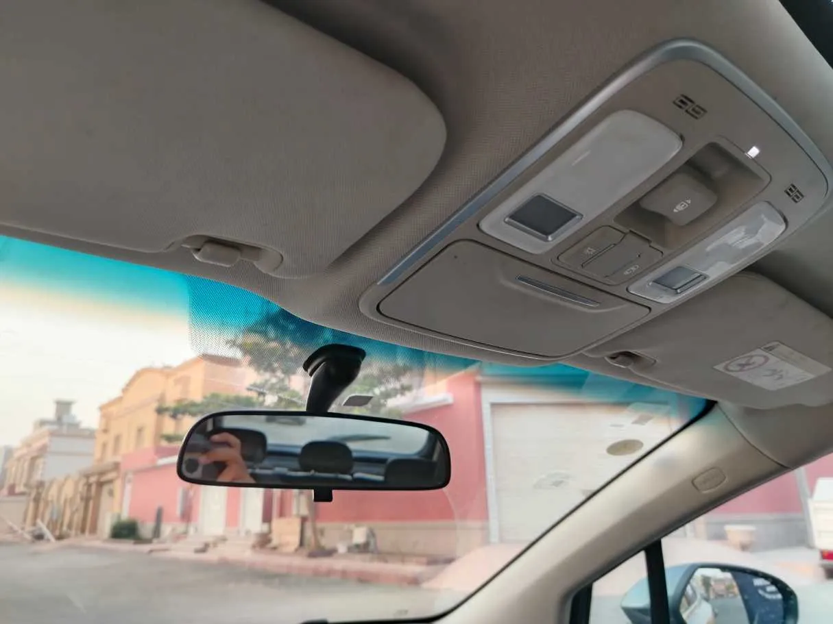 Car image 35