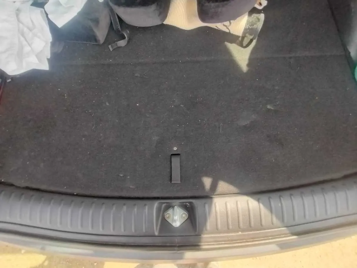Car image 30