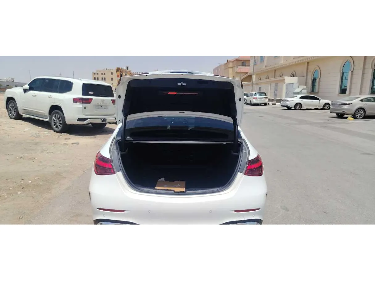 Car image 22