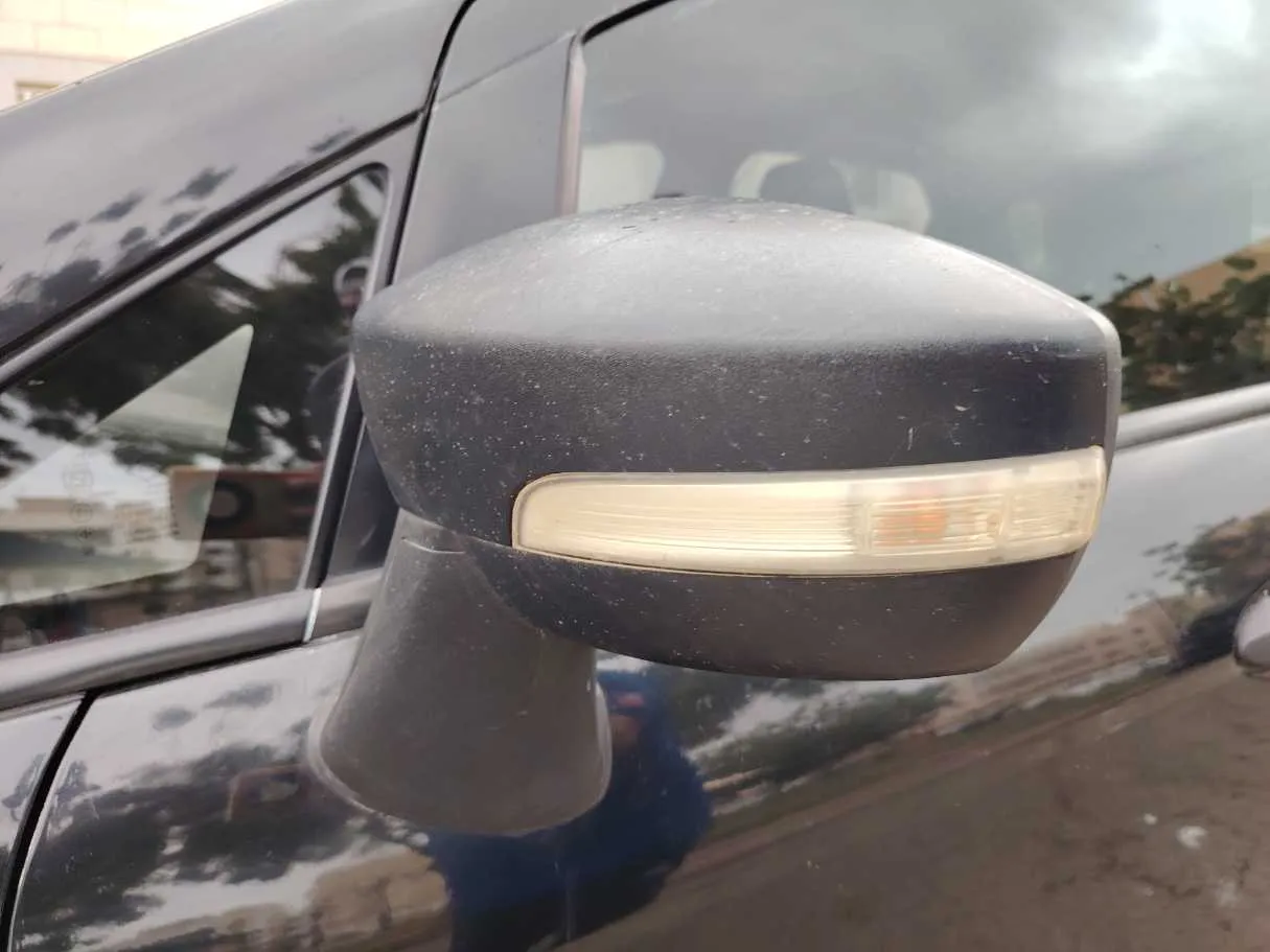 Car image 26