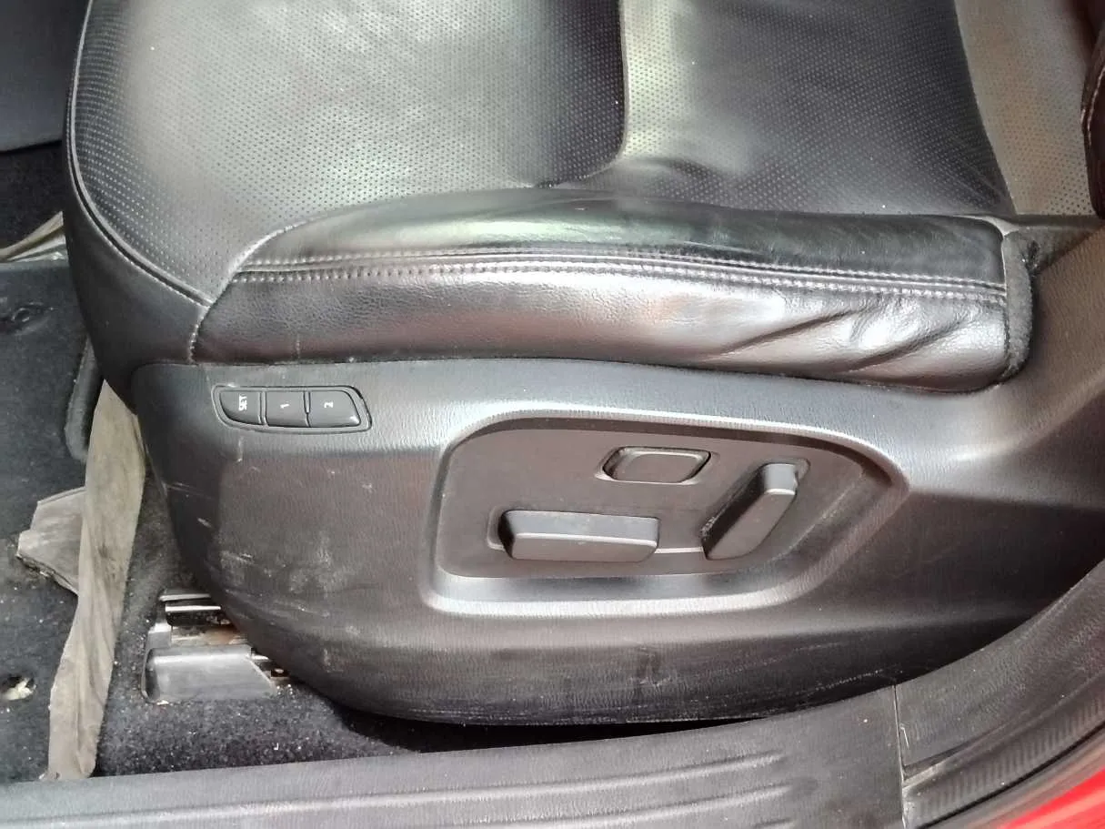 Car image 35