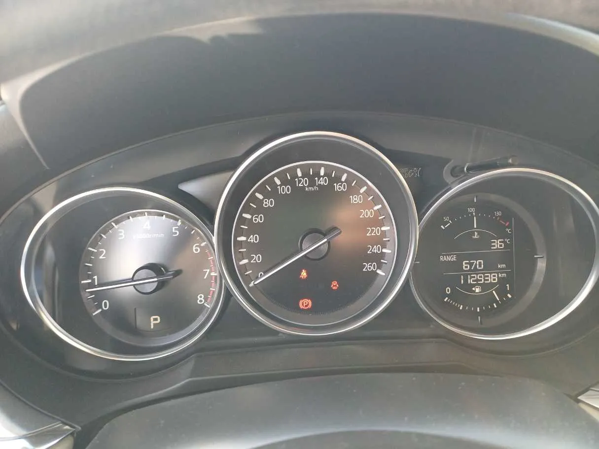 Car image 18