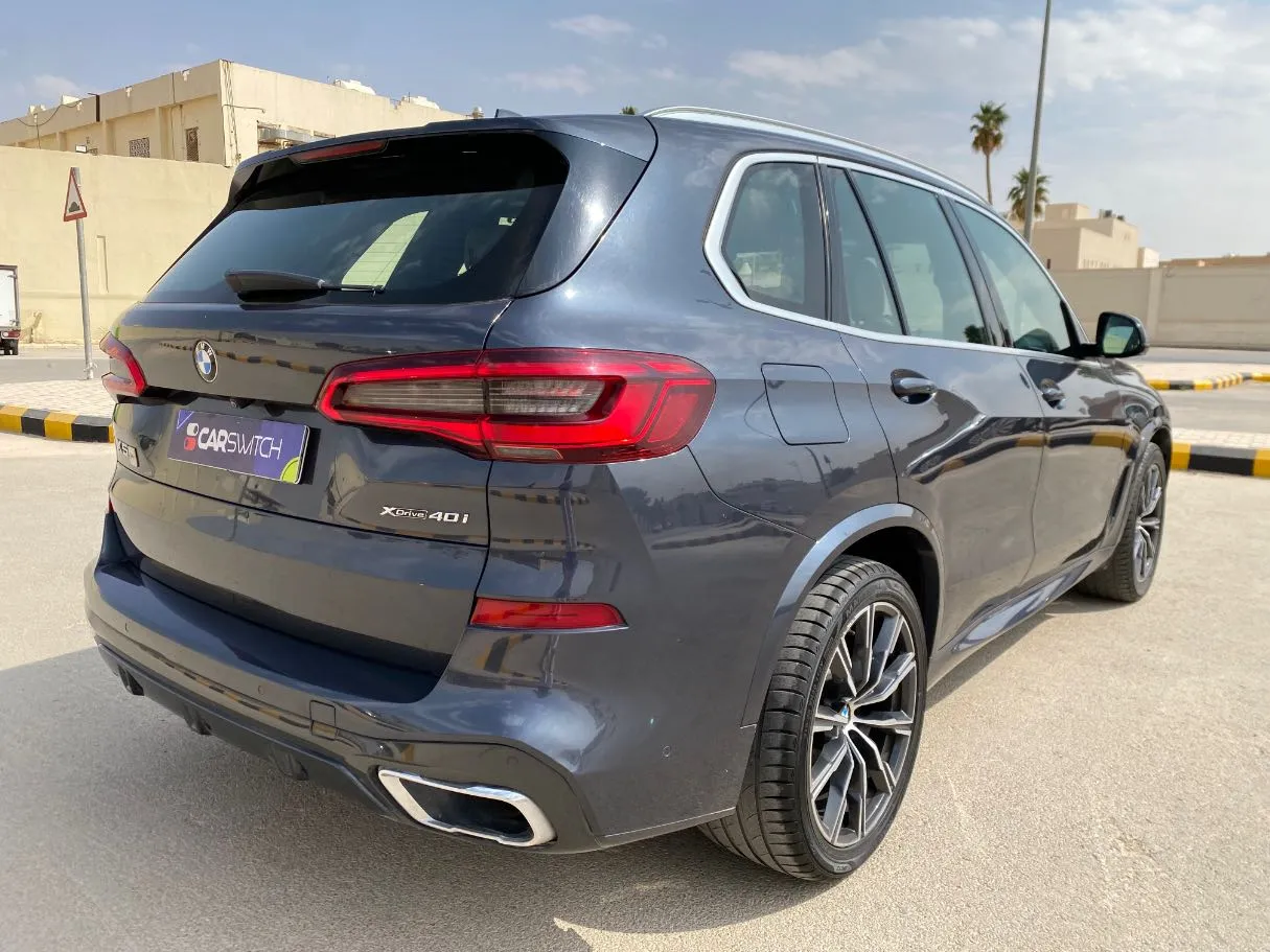 Car image 5