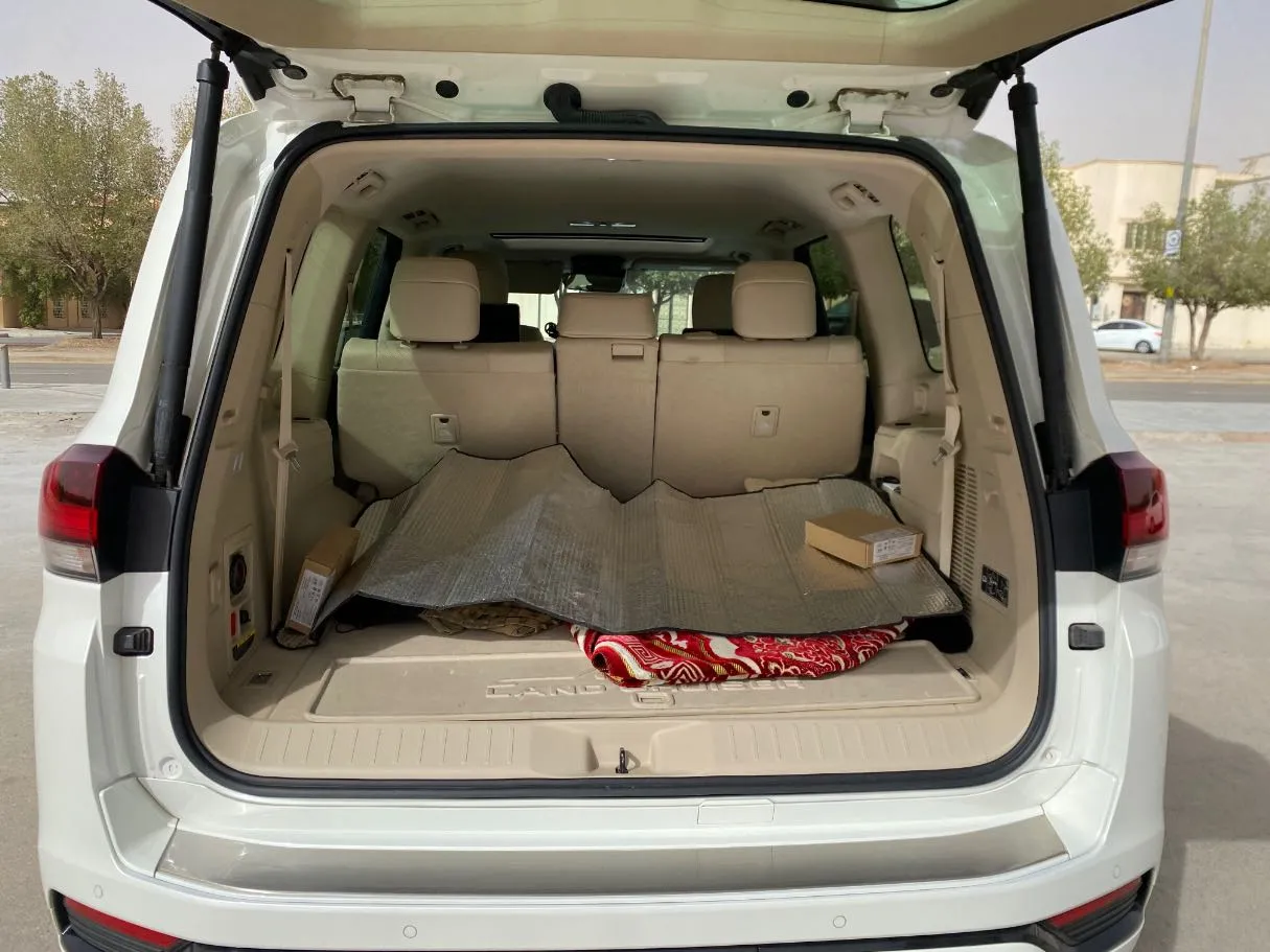 Car image 22