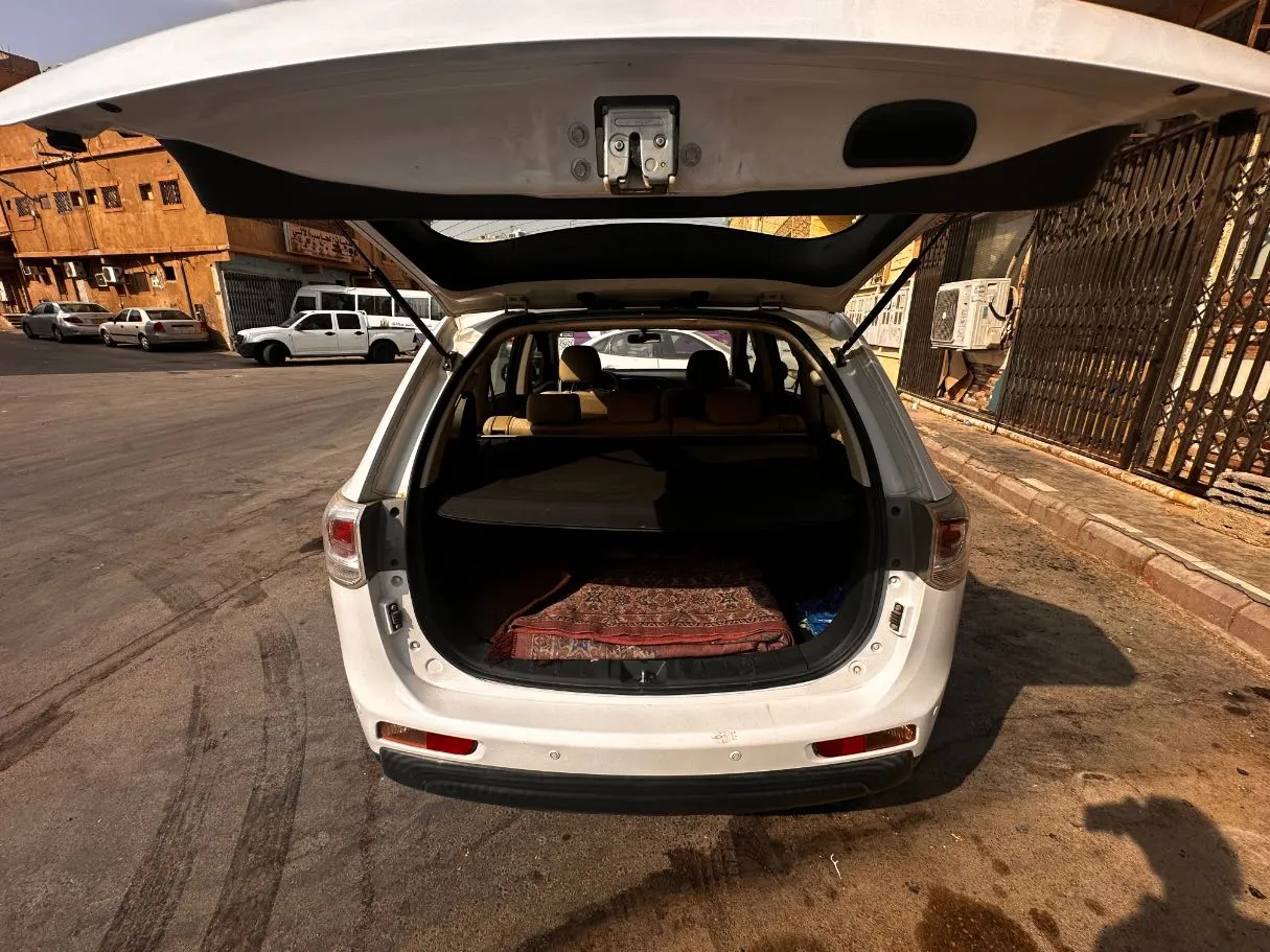 Car image 22