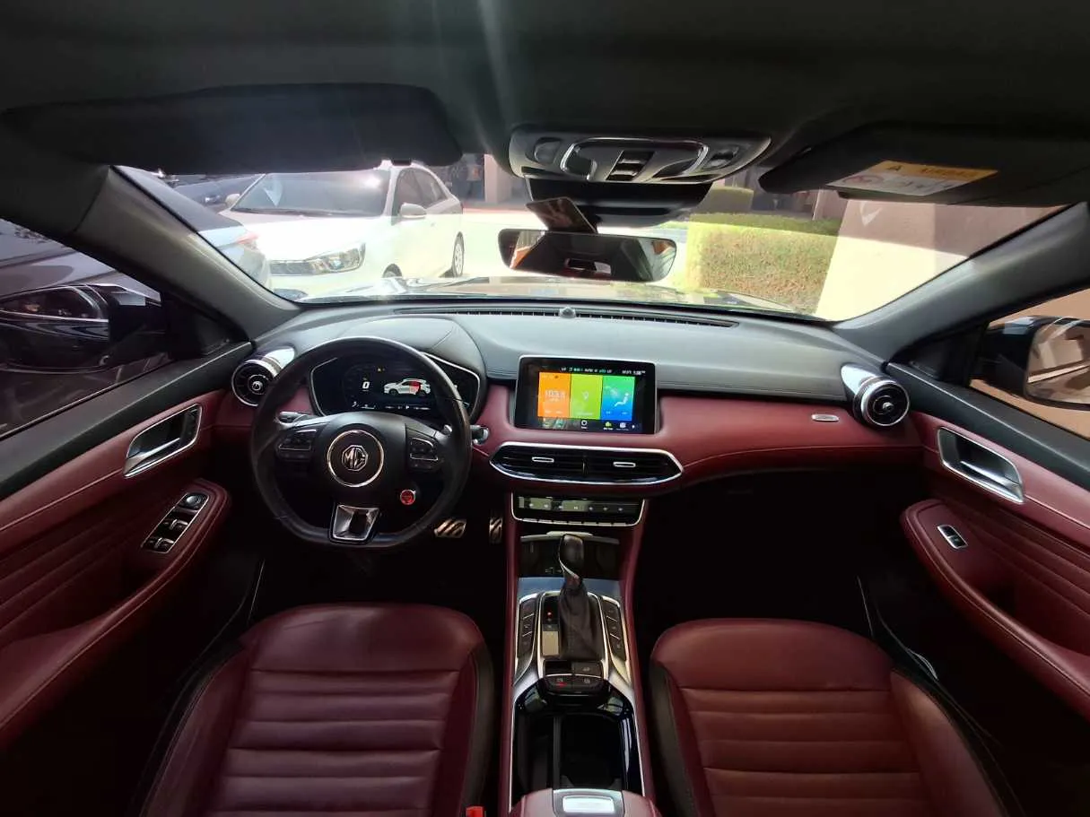 Car image 17