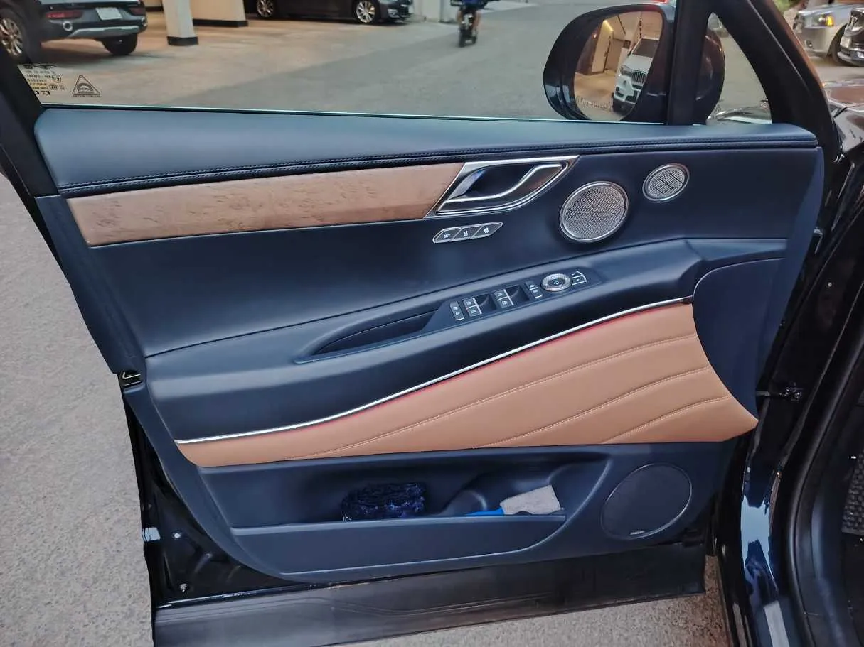 Car image 39