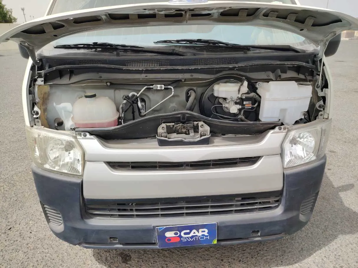 Car image 26