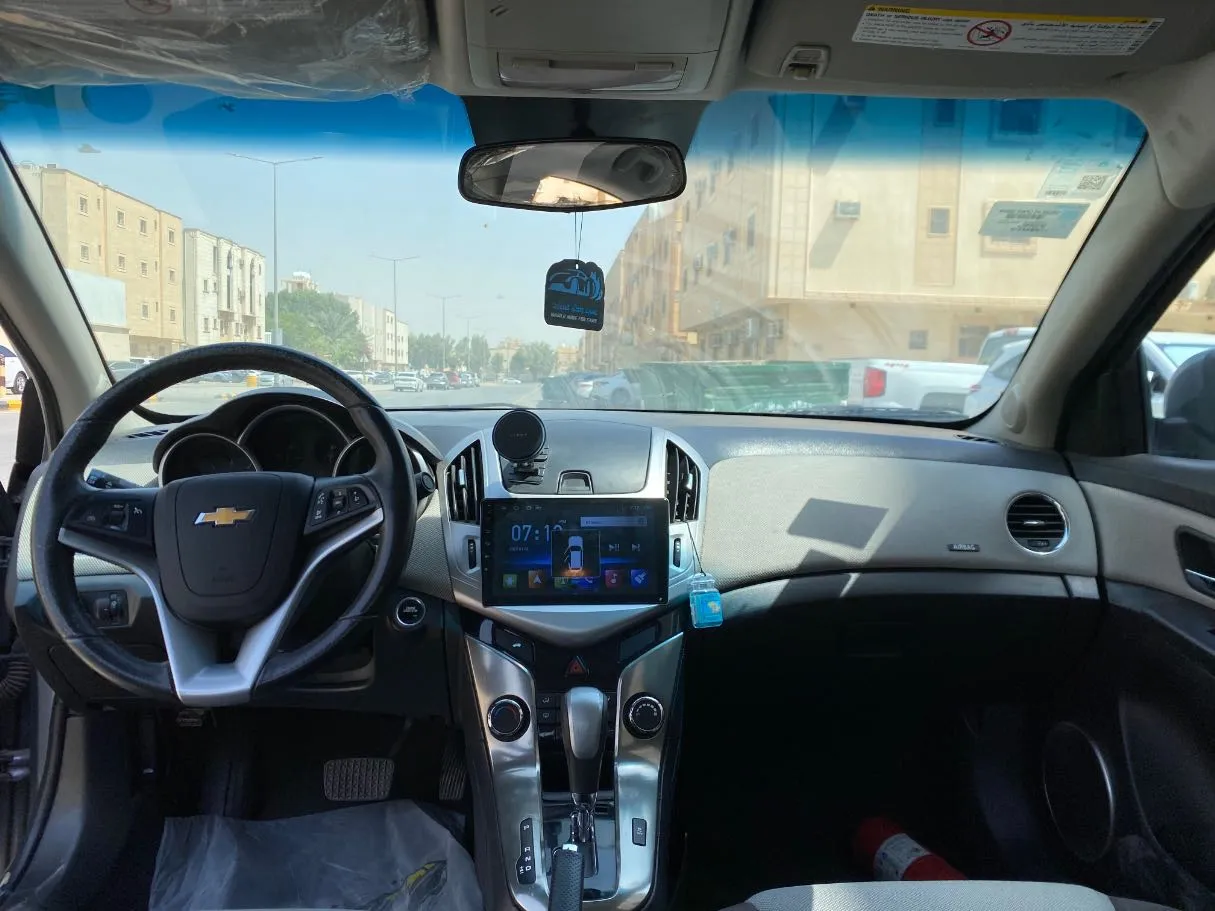 Car image 13