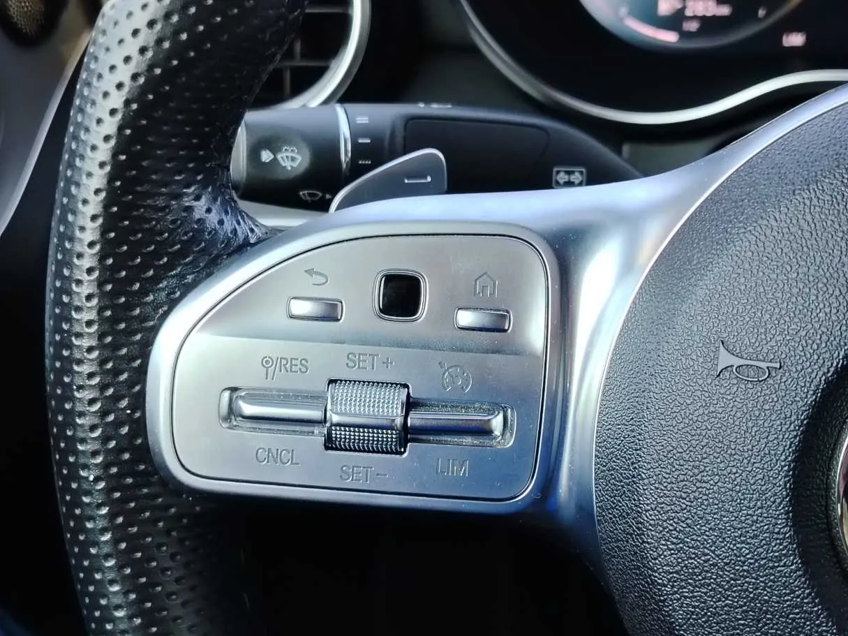 Car image 28