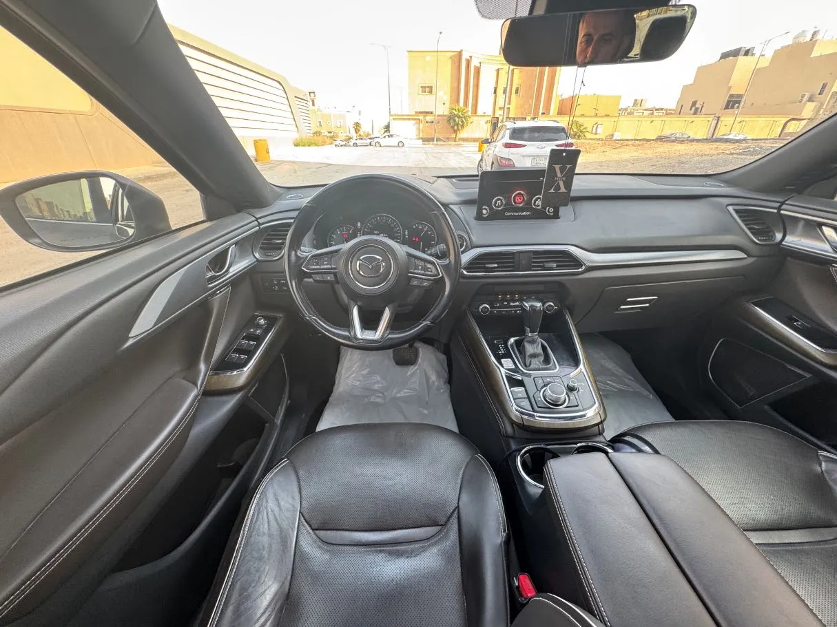 Car image 16