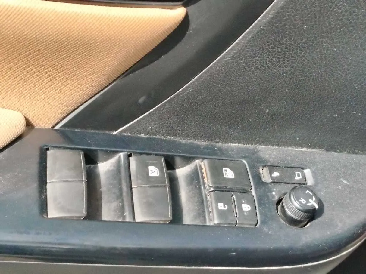 Car image 29